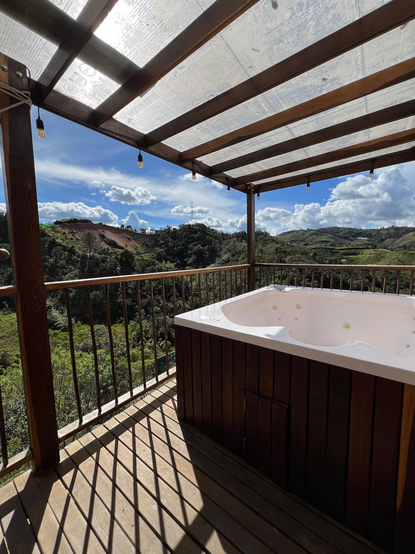 Jacuzzi de día — Ikuna Glamping